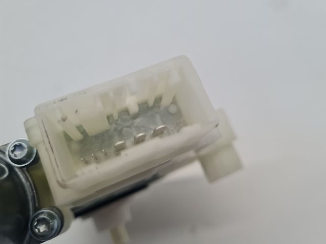 bontott VW GOLF VII Bal hátsó Ablakemelő Motor