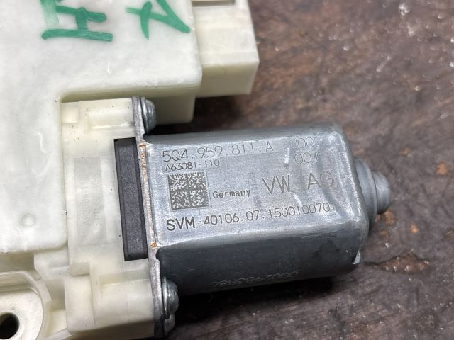 bontott VW GOLF VII Bal hátsó Ablakemelő Motor