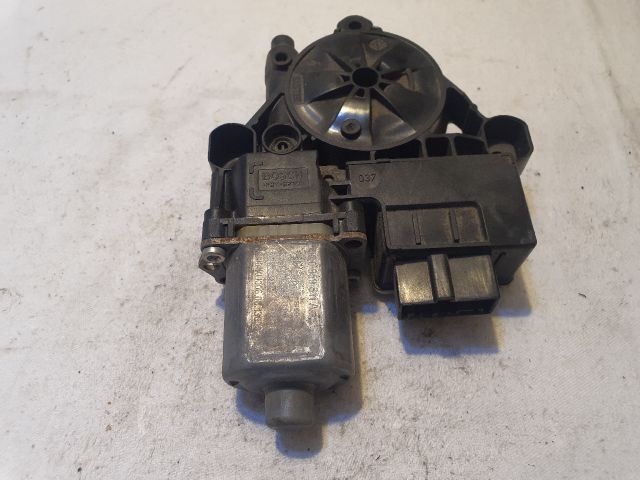 bontott VW GOLF VII Bal hátsó Ablakemelő Motor