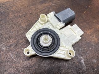 bontott VW GOLF VII Bal hátsó Ablakemelő Motor