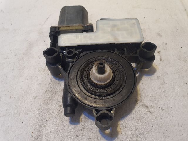 bontott VW GOLF VII Bal hátsó Ablakemelő Motor