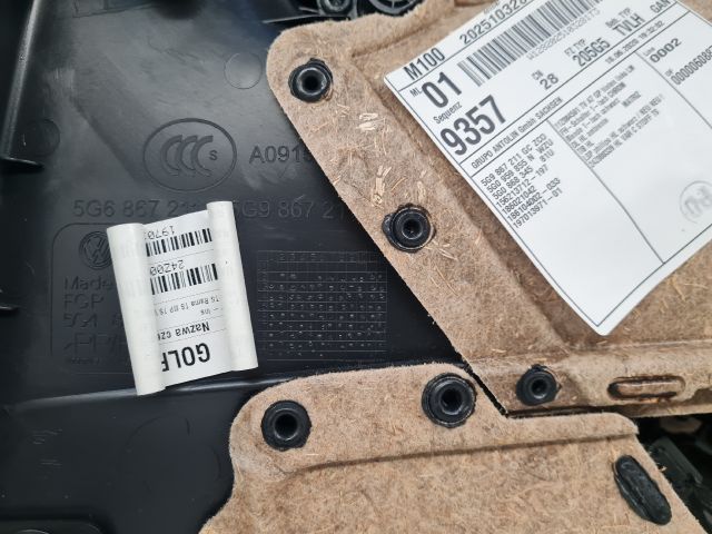 bontott VW GOLF VII Bal hátsó Ajtó Kárpit