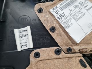 bontott VW GOLF VII Bal hátsó Ajtó Kárpit