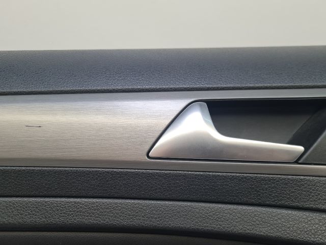 bontott VW GOLF VII Bal hátsó Ajtó Kárpit