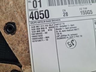 bontott VW GOLF VII Bal hátsó Ajtó Kárpit