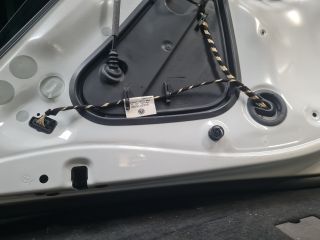 bontott VW GOLF VII Bal hátsó Ajtó (Részeivel)