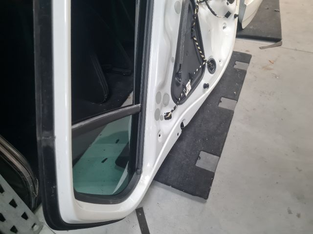 bontott VW GOLF VII Bal hátsó Ajtó (Részeivel)