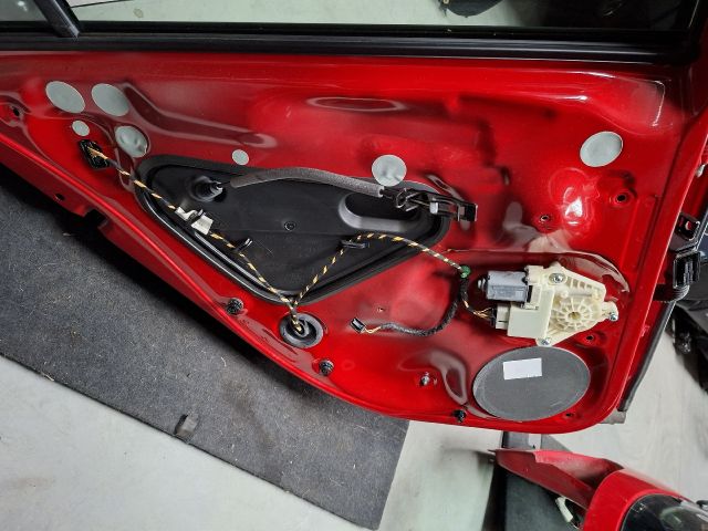 bontott VW GOLF VII Bal hátsó Ajtó (Részeivel)