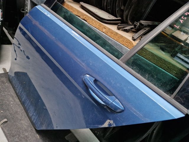 bontott VW GOLF VII Bal hátsó Ajtó (Részeivel)