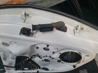 bontott VW GOLF VII Bal hátsó Ajtó (Részeivel)