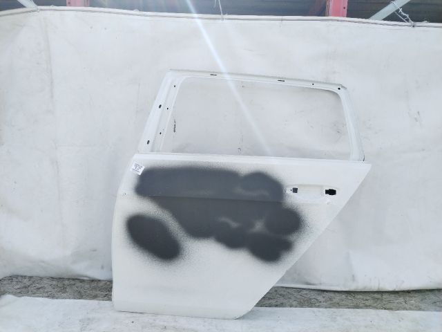 bontott VW GOLF VII Bal hátsó Ajtó (Üres lemez)