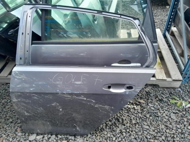 bontott VW GOLF VII Bal hátsó Ajtó (Üres lemez)