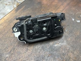 bontott VW GOLF VII Bal hátsó Ajtózár