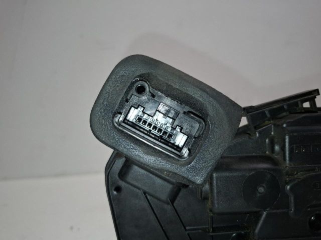 bontott VW GOLF VII Bal hátsó Ajtózár