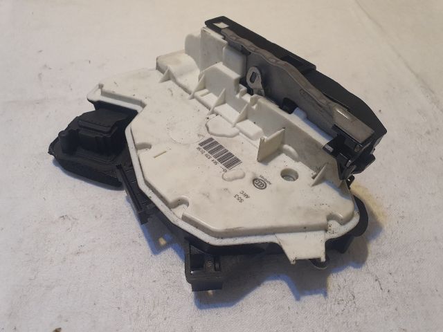 bontott VW GOLF VII Bal hátsó Ajtózár