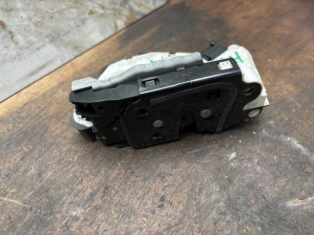 bontott VW GOLF VII Bal hátsó Ajtózár