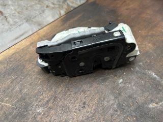 bontott VW GOLF VII Bal hátsó Ajtózár