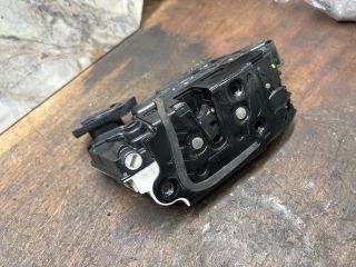 bontott VW GOLF VII Bal hátsó Ajtózár