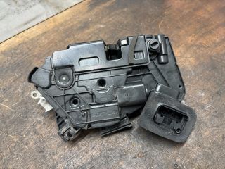 bontott VW GOLF VII Bal hátsó Ajtózár