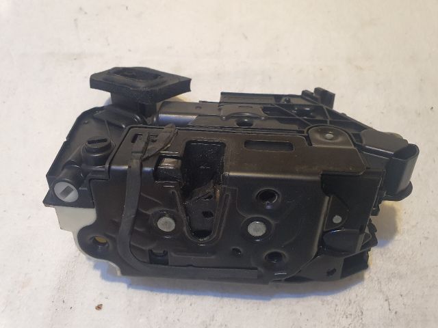 bontott VW GOLF VII Bal hátsó Ajtózár