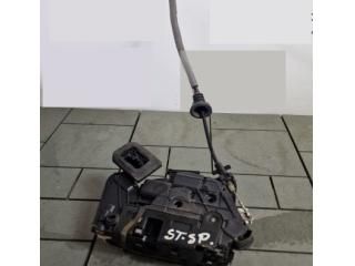 bontott VW GOLF VII Bal hátsó Ajtózár