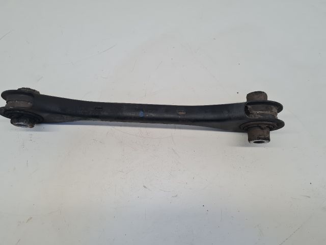 bontott VW GOLF VII Bal hátsó Alsó Lengőkar