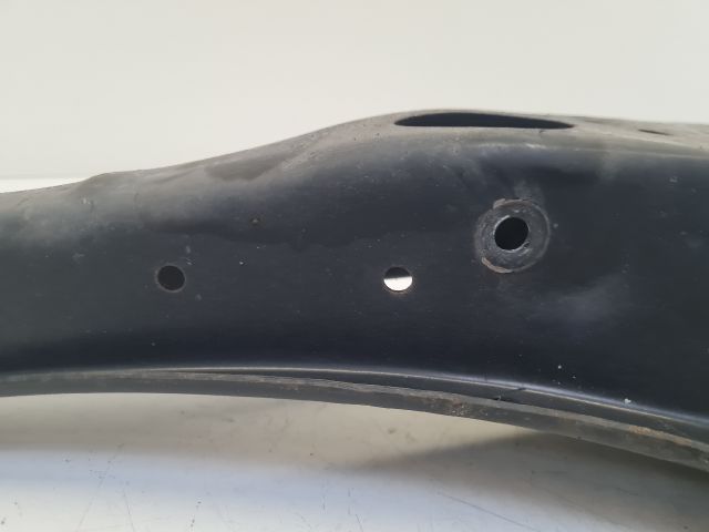 bontott VW GOLF VII Bal hátsó Alsó Lengőkar