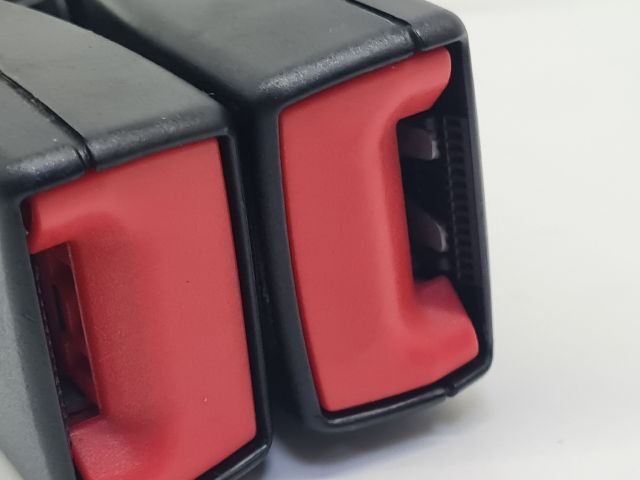 bontott VW GOLF VII Bal hátsó Biztonsági Öv Csat