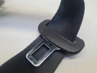 bontott VW GOLF VII Bal hátsó Biztonsági Öv