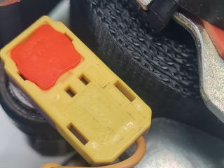 bontott VW GOLF VII Bal hátsó Biztonsági Öv