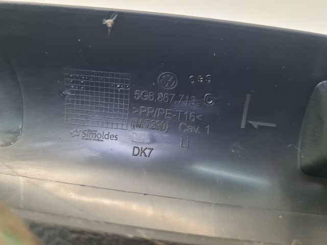 bontott VW GOLF VII Bal hátsó Csomagtér Burkolat (Műanyag)