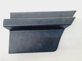 bontott VW GOLF VII Bal hátsó Csomagtér Burkolat (Műanyag)