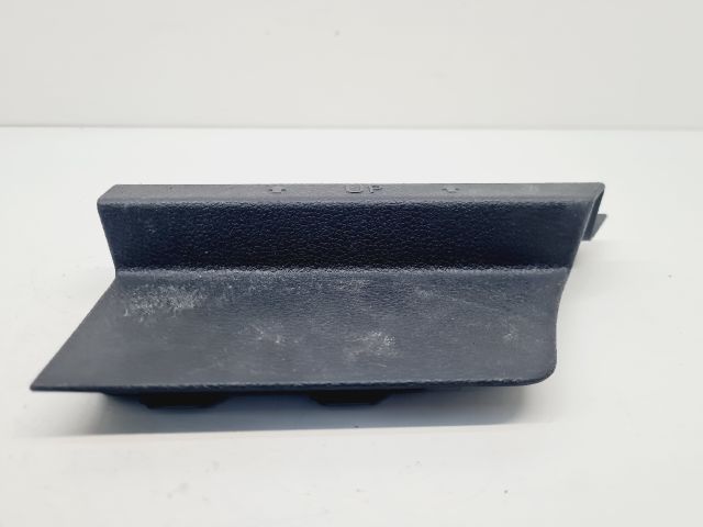 bontott VW GOLF VII Bal hátsó Csomagtér Burkolat (Műanyag)