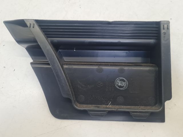 bontott VW GOLF VII Bal hátsó Csomagtér Burkolat (Műanyag)