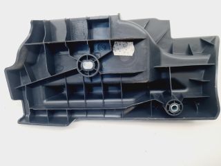 bontott VW GOLF VII Bal hátsó Csomagtér Burkolat (Műanyag)