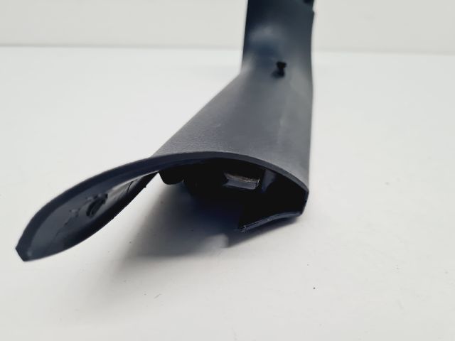 bontott VW GOLF VII Bal hátsó Csomagtér Burkolat (Műanyag)