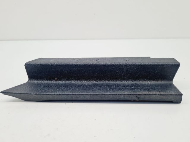 bontott VW GOLF VII Bal hátsó Csomagtér Burkolat (Műanyag)