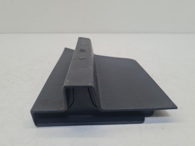 bontott VW GOLF VII Bal hátsó Csomagtér Burkolat (Műanyag)