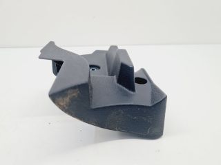 bontott VW GOLF VII Bal hátsó Csomagtér Burkolat (Műanyag)