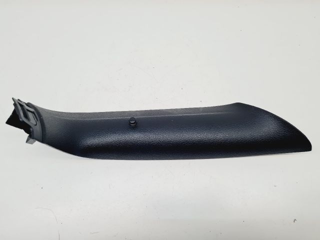 bontott VW GOLF VII Bal hátsó Csomagtér Burkolat (Műanyag)