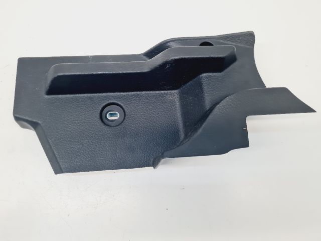 bontott VW GOLF VII Bal hátsó Csomagtér Burkolat (Műanyag)