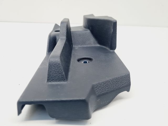 bontott VW GOLF VII Bal hátsó Csomagtér Burkolat (Műanyag)