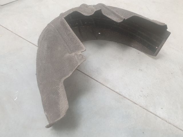 bontott VW GOLF VII Bal hátsó Dobbetét (Kerékjárati, Műanyag)