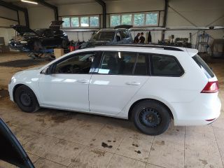 bontott VW GOLF VII Bal hátsó Dobbetét (Kerékjárati, Műanyag)