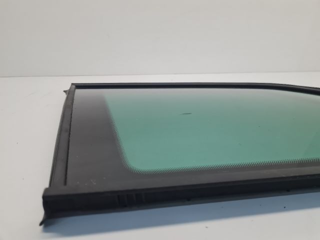 bontott VW GOLF VII Bal hátsó Fixüveg (Ajtóban)