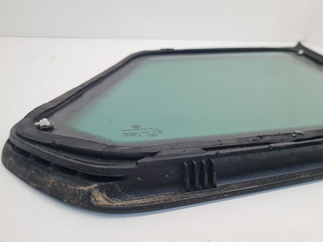 bontott VW GOLF VII Bal hátsó Fixüveg (Ajtóban)