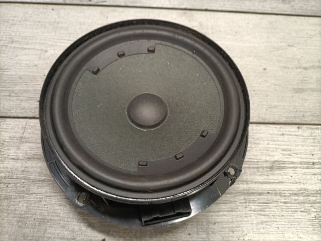 bontott VW GOLF VII Bal hátsó Hangszóró