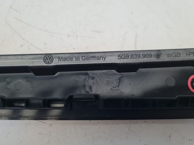 bontott VW GOLF VII Bal hátsó Hátsó Ajtókeret Burkolat