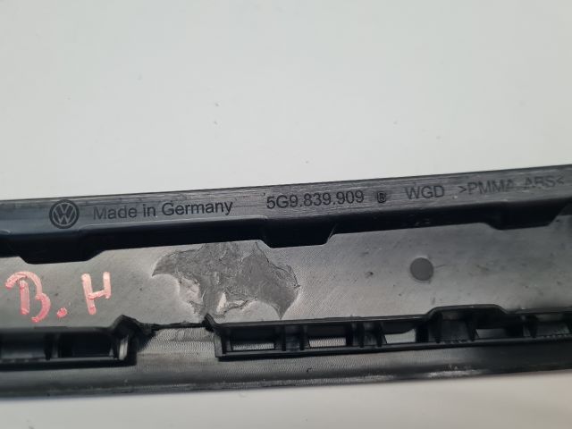 bontott VW GOLF VII Bal hátsó Hátsó Ajtókeret Burkolat