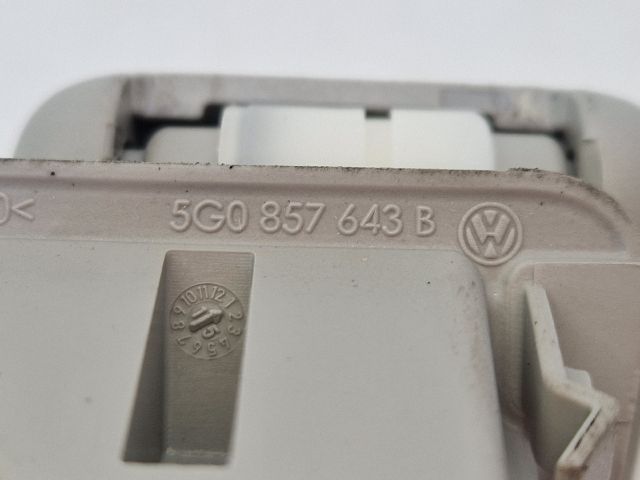 bontott VW GOLF VII Bal hátsó Kapaszkodó (Felső)